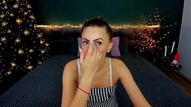 Rebecca_Diamond's cam snapshot