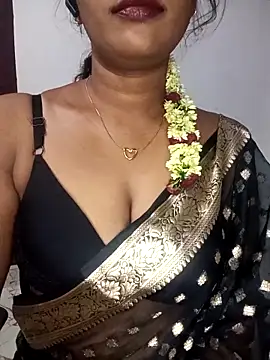 Tamil_kavinila's cam snapshot