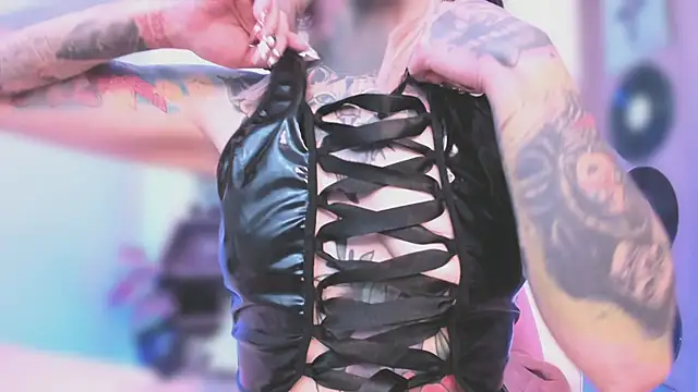 NikkiRamone's cam snapshot