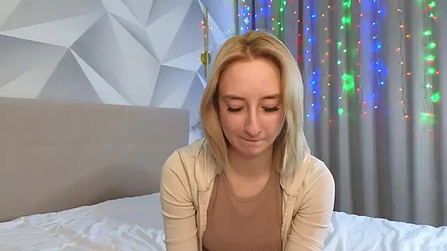 JodeeThu's cam snapshot