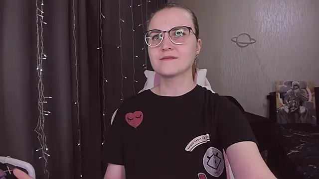 MissBrightShine's cam snapshot