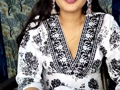 Aarvi_Arora's cam snapshot