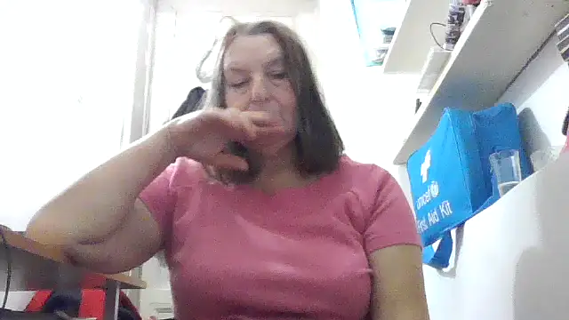 AnnaLive570's cam snapshot