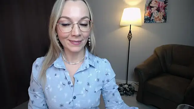 Ava_Elior's cam snapshot