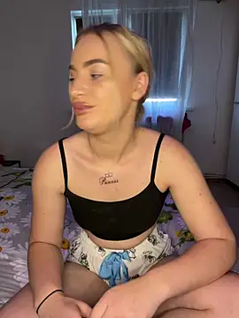 RuxyCatrina's cam snapshot