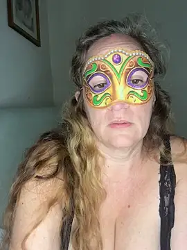 largeboobies30's cam snapshot