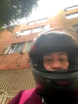 HealingHoney's cam snapshot