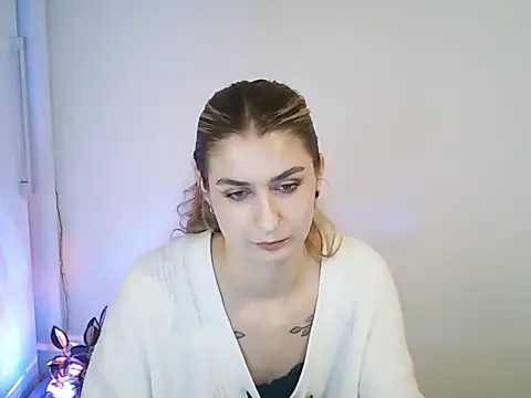 NinaBlond1's cam snapshot