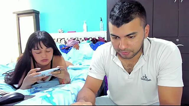 LazyandSniffer28's cam snapshot