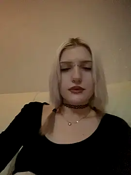 kris_tinika's cam snapshot