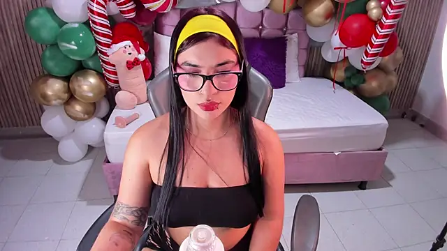 Nicolee19's cam snapshot