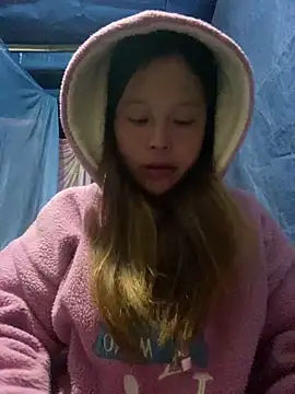 O_o_UwU_o_O's cam snapshot