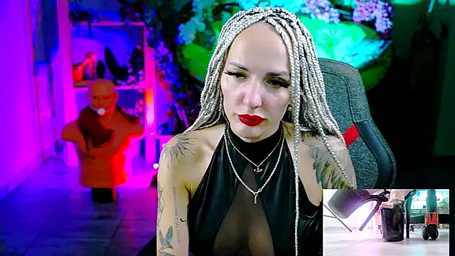 MonicaMaxwel's cam snapshot