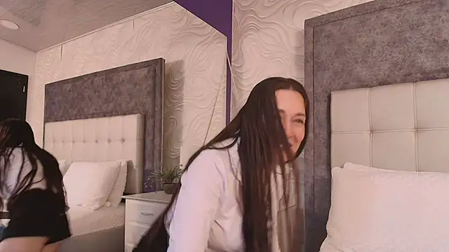 helen_larkin's cam snapshot