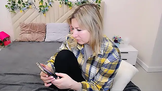 Incredible_Ariela's cam snapshot