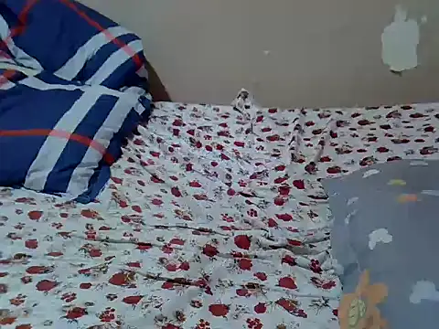 Just_Karu's cam snapshot