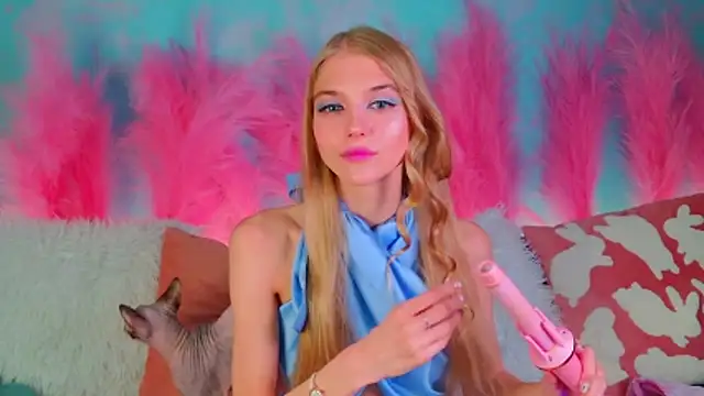 4example_Chloe's cam snapshot