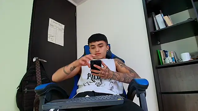 NoahGun_ live sex cam