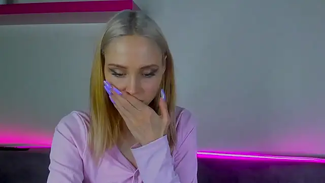 Gina_Gina_love's cam snapshot