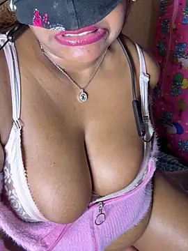 Hottywetsexy's cam snapshot