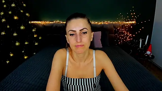 Rebecca_Diamond's cam snapshot