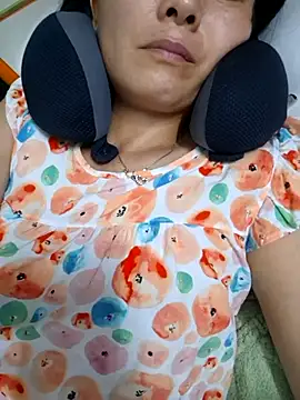 Baby-sexytits18 live sex cam