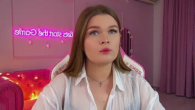 CrystalLyons's cam snapshot