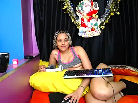 indianmaxine07's cam snapshot