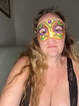 largeboobies30's cam snapshot