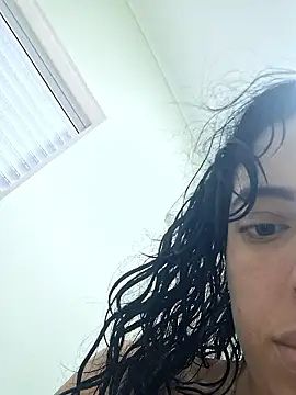 Flora-latin-girl's cam snapshot