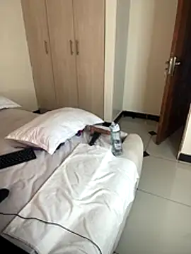 Kaaaaaayleee's cam snapshot