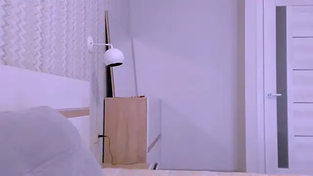 Elle_Pearl_'s cam snapshot