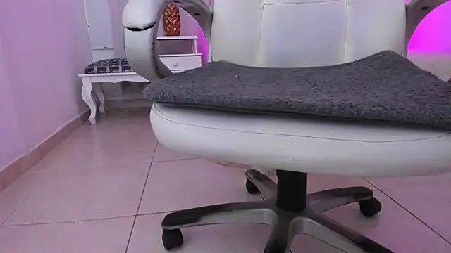 Luna_Jonnes1's cam snapshot