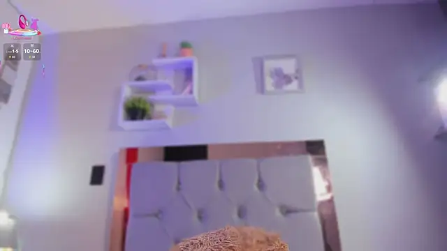 caro_sanchezz's cam snapshot