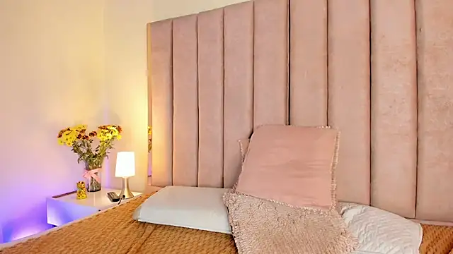 Milan_ebony's cam snapshot