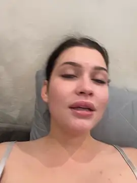 KikiWatson live sex cam