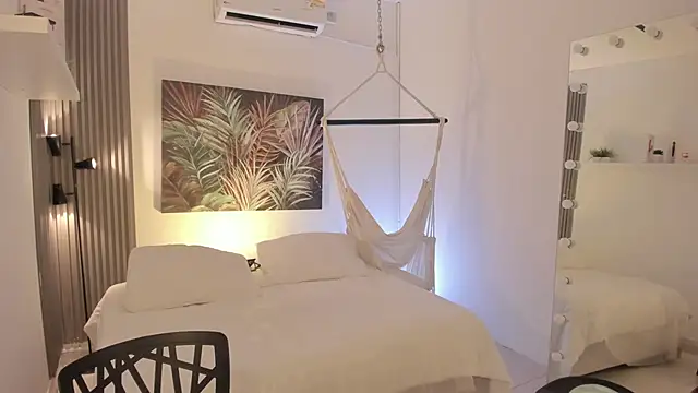 emma_alice_'s cam snapshot