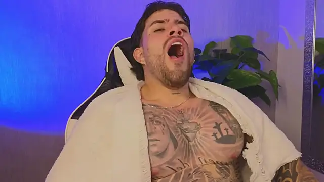 Ades_Lowe live sex cam