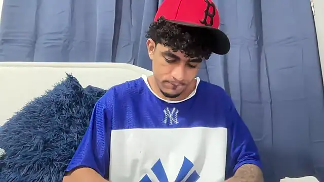 dominic_brandd23 live sex cam