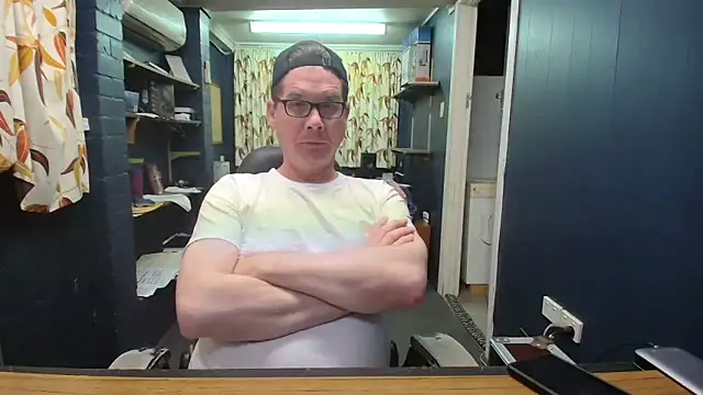 tilobinder live sex cam