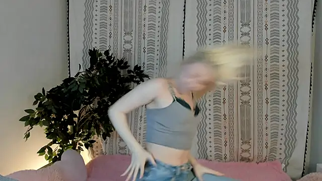 LoganCogdill's cam snapshot