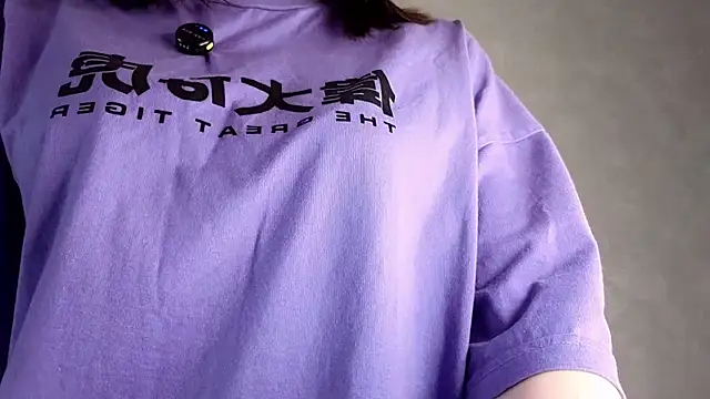 YvonneShames's cam snapshot