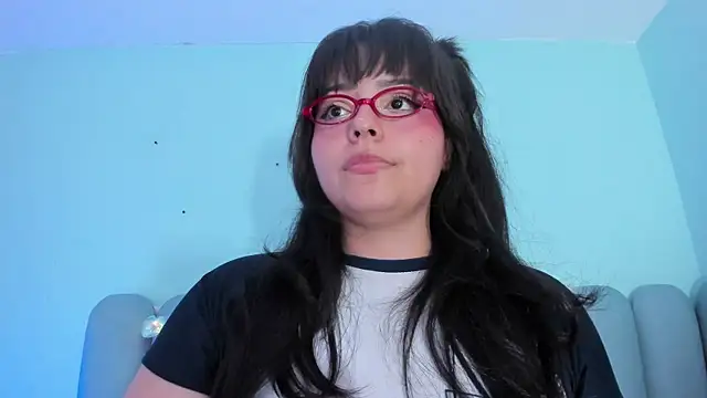 curvy_rousi's cam snapshot