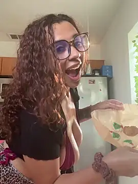 lightskinchick12's cam snapshot