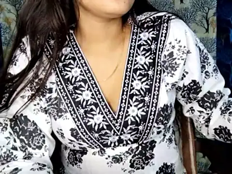 Aarvi_Arora's cam snapshot