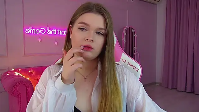 CrystalLyons's cam snapshot