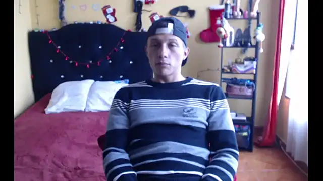 Violet_And_Smith's cam snapshot