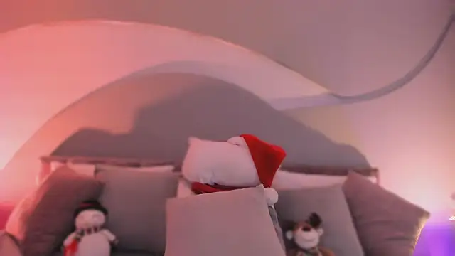 Nicolle_W's cam snapshot