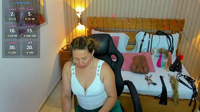 luciana_ballesteros_'s cam snapshot