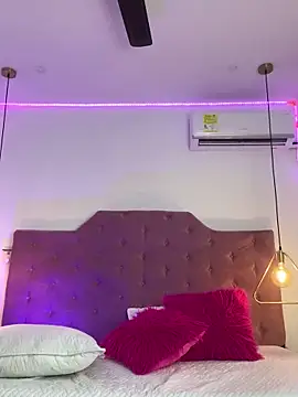 Velveet_x's cam snapshot